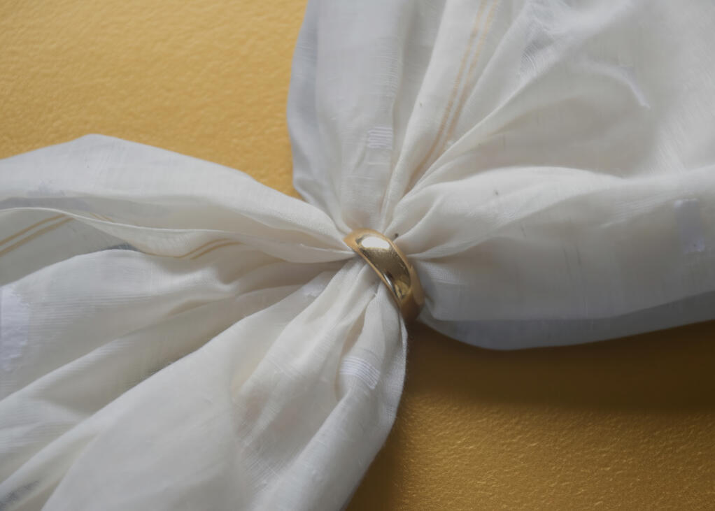 MuslinFabric Muslin fabric slipping through ring